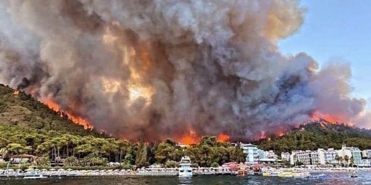 Τέσσερις νεκροί στις δασικές πυρκαγιές στην Τουρκία
