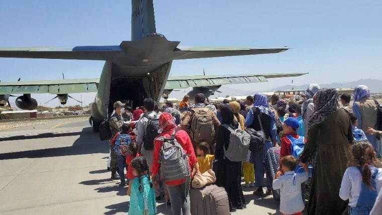 ΗΠΑ, Βρετανία, Αυστραλία καλούν τους πολίτες τους να φύγουν από το αεροδρόμιο της Καμπούλ