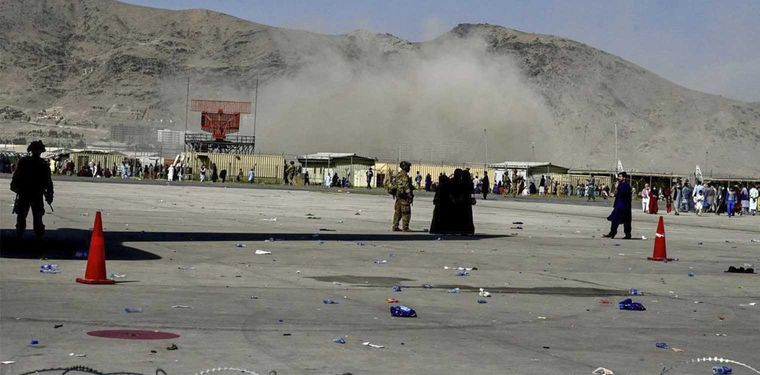 Μπαράζ εκτόξευσης ρουκετών κατά του αεροδρομίου της Καμπούλ