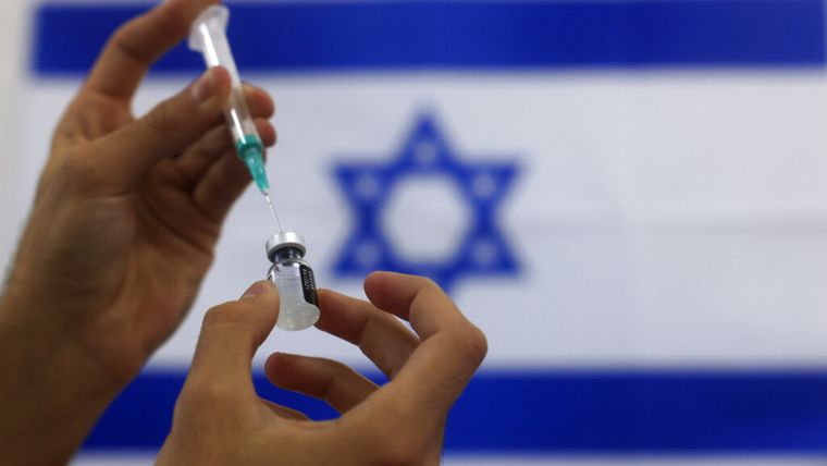 Το Ισραήλ κάνει τρίτη δόση εμβολίου στους άνω των 50 ετών για την Covid-19