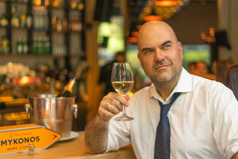 Winelovers: 30.000 «εραστές» του κρασιού ταξιδεύουν σε όλον τον κόσμο αναζητώντας… νέες ετικέτες