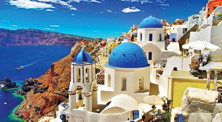FT: Η Ελλάδα αναδεικνύεται νικήτρια στην ανάκαμψη του τουρισμού στην Ευρώπη
