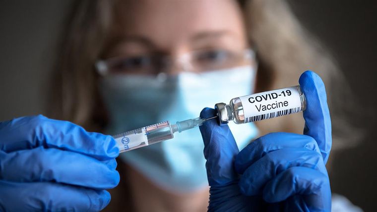 Γαλλία: Υποχρεωτικότητα εμβολιασμού για τους υγειονομικούς