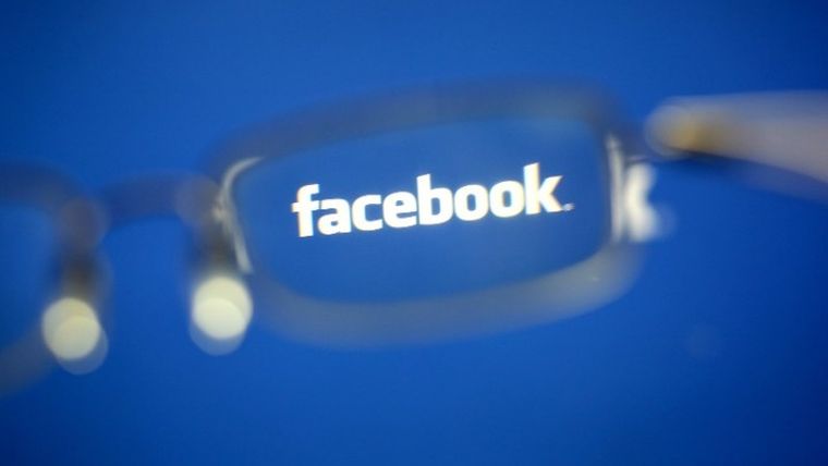 Φήμες ότι το Facebook σχεδιάζει να αλλάξει όνομα
