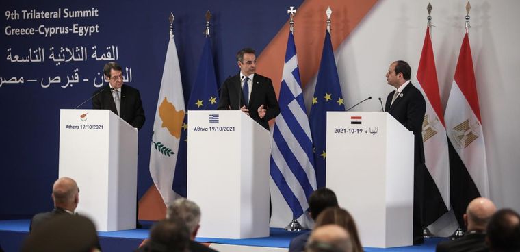 Η στενή συνεργασία Ελλάδας- Κύπρου-Αιγύπτου ενισχύει την ειρήνη, την ασφάλεια και τη σταθερότητα στην περιοχή