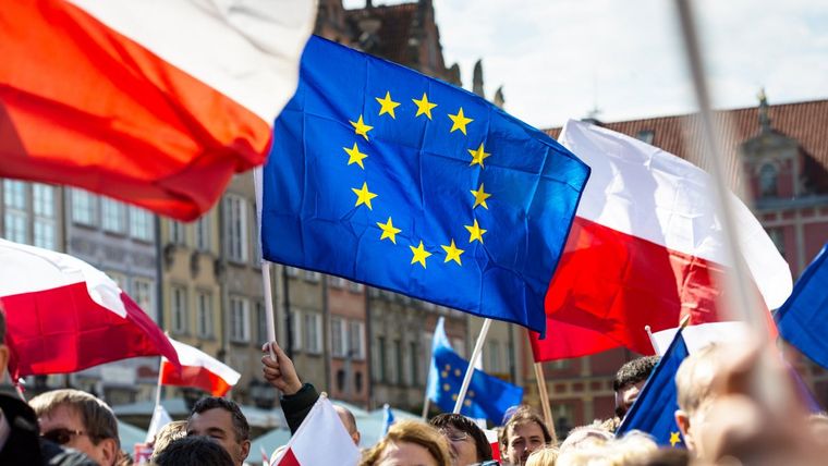 Πολωνία: Ασύμβατη με το Σύνταγμα της χώρας η Ευρωπαϊκή Σύμβαση Δικαιωμάτων του Ανθρώπου, σύμφωνα με το  Συνταγματικό Δικαστήριο