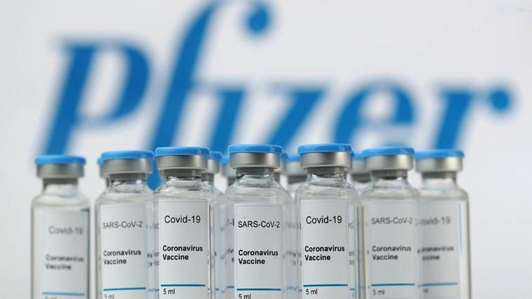 Απολυμένη ερευνήτρια αποκαλύπτει παραποίηση δεδομένων και κακές πρακτικές στις κλινικές δοκιμές του εμβολίου της Pfizer