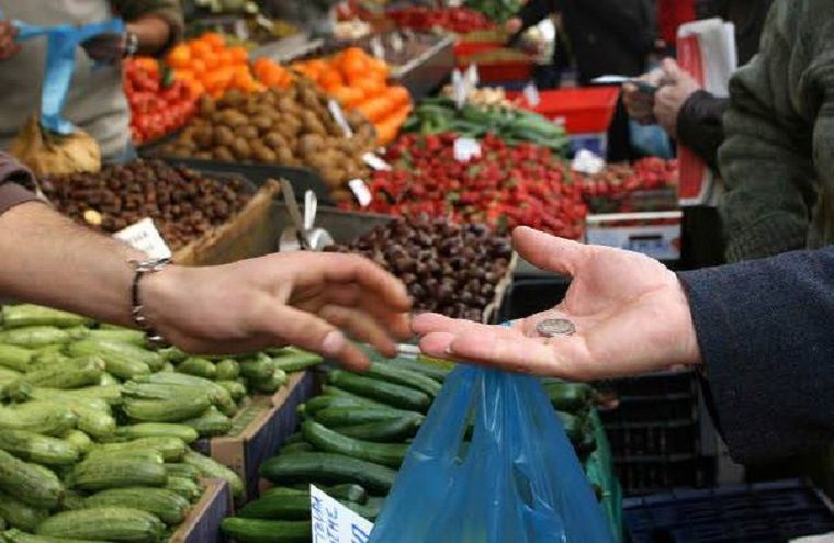Λαϊκές αγορές: Παύουν οι μικροπαραγωγοί να πωλούν οι ίδιοι τα προϊόντα τους