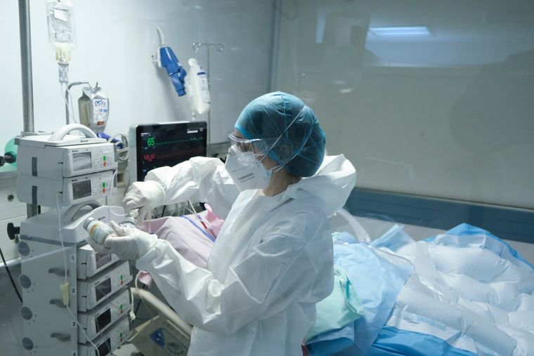 Βόλος: Κατέληξε 33χρονη που νοσούσε από κορονοϊό – Είχε εμβολιαστεί με δύο δόσεις