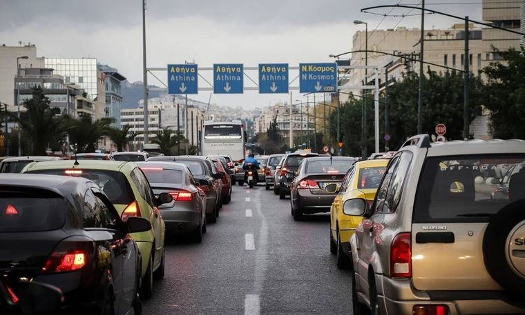 Ο μέσος οδηγός στην Αθήνα έχασε φέτος 70 ώρες από τη ζωή του στο μποτιλιάρισμα