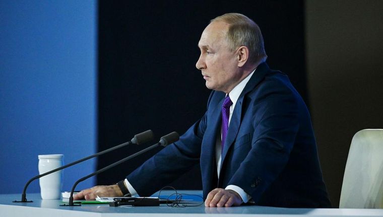 Απαντήσεις για πανδημία, ενέργεια και γεωπολιτικά δίνει ο Β. Πούτιν