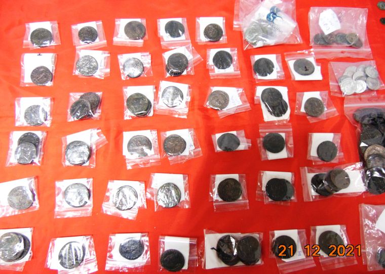 Πατέρας και κόρη είχαν στην κατοχή τους περισσότερα από 500 νομίσματα μεγάλης αρχαιολογικής αξίας