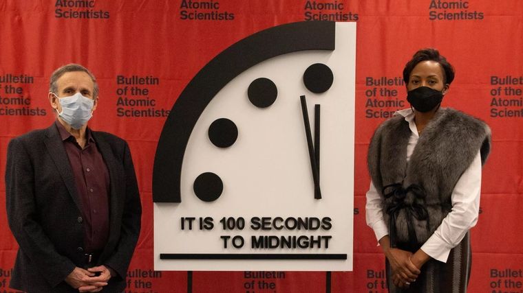 Το ρολόι της Αποκάλυψης δείχνει 100 δευτερόλεπτα πριν από τα μεσάνυχτα