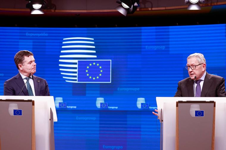 Σκληρή στάση στο Eurogroup κράτησε ο Ρέγκλινγκ