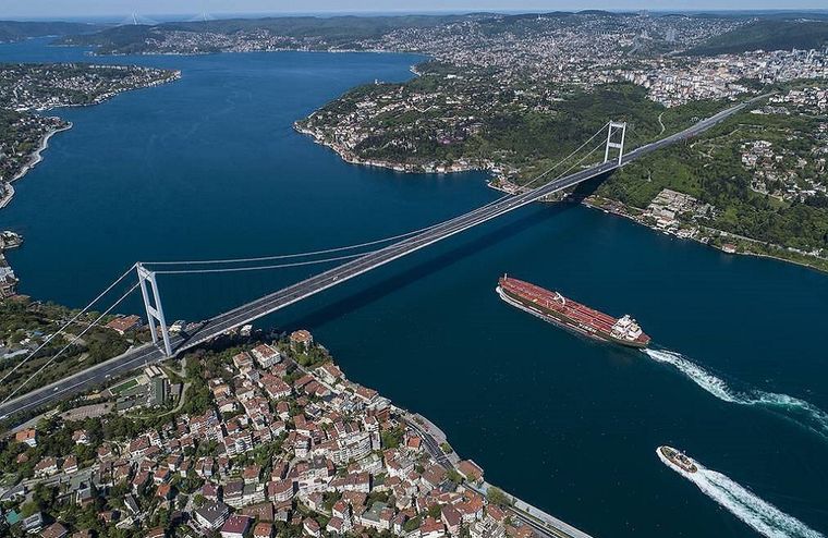 Το Κίεβο ζήτησε από την Τουρκία να κλείσει τον Βόσπορο για τα ρωσικά πολεμικά πλοία