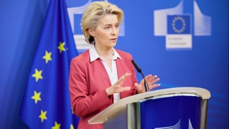 Υπέρ της ένταξης της Ουκρανίας στην ΕΕ τάσσεται η Φον ντερ Λάιεν