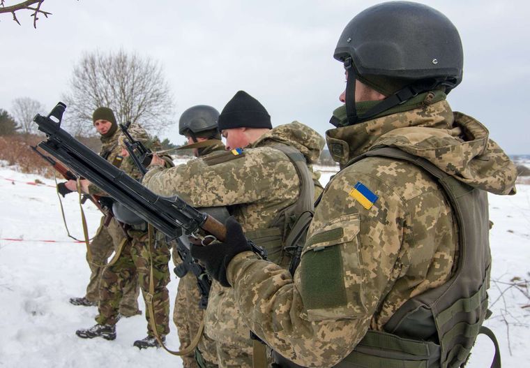 ΕΕ: 450 εκατομμύρια ευρώ για την προμήθεια όπλων στην Ουκρανία