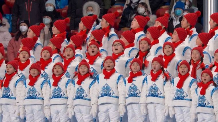 Τελετή Λήξης Χειμερινών Ολυμπιακών Αγώνων: Παιδιά από την Κίνα τραγούδησαν στα ελληνικά τον Ολυμπιακό Ύμνο