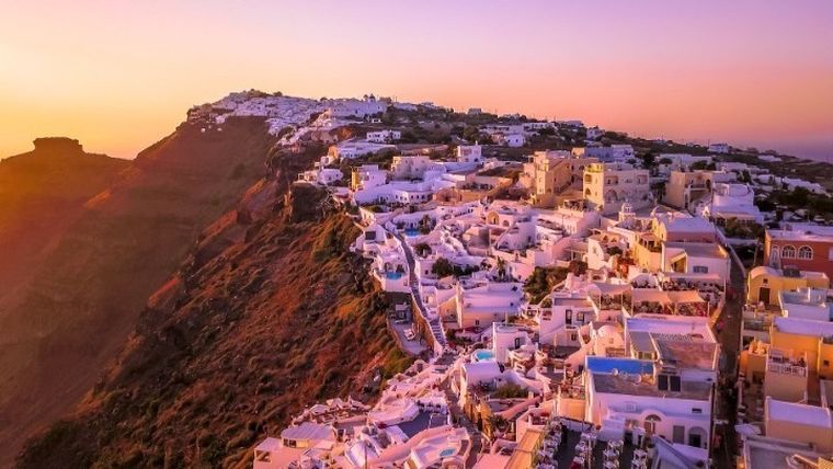 Είκοσι από τα ωραιότερα ελληνικά νησιά για το καλοκαίρι