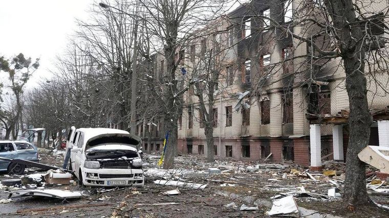 Ο Ζελένσκι θα ζητήσει “αποζημιώσεις” από τη Ρωσία για ό,τι έχει καταστρέψει από την εισβολή