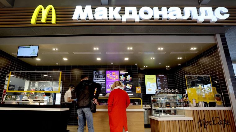 Ρωσία: Κλείνουν “προσωρινά” τα φαστ-φουντ της αλυσίδας McDonald’s