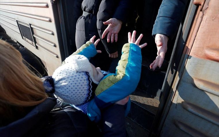 Σε εξέλιξη η επιχείρηση εκκένωσης Ελλήνων πολιτών από την Ουκρανία