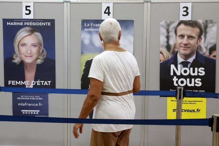Γαλλία-Προεδρικές εκλογές: Μακρόν 27,85%, Λεπέν 23,15% και Μελανσόν 21,95%