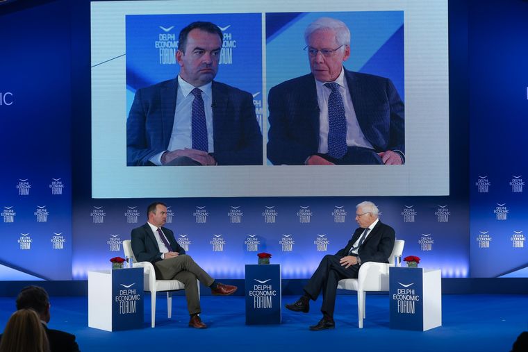 Charles H. Dallara-πρώην επικεφαλής IMF: Οι Κεντρικές τράπεζες να ξεκινήσουν τη σύσφιξη της νομισματικής πολιτικής