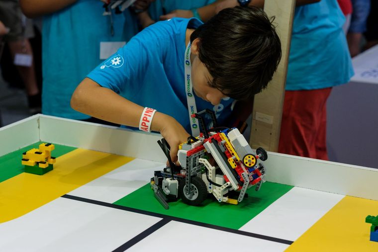 Δηλώστε συμμετοχή στον 8ο Πανελλήνιο Διαγωνισμό Εκπαιδευτικής Ρομποτικής