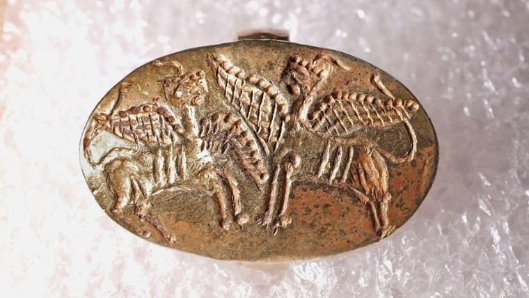 Χρυσό μυκηναϊκό δαχτυλίδι από τη νεκρόπολη της Ιαλυσού Ρόδου επιστράφηκε στην Ελλάδα από το Ιδρυμα Nobel