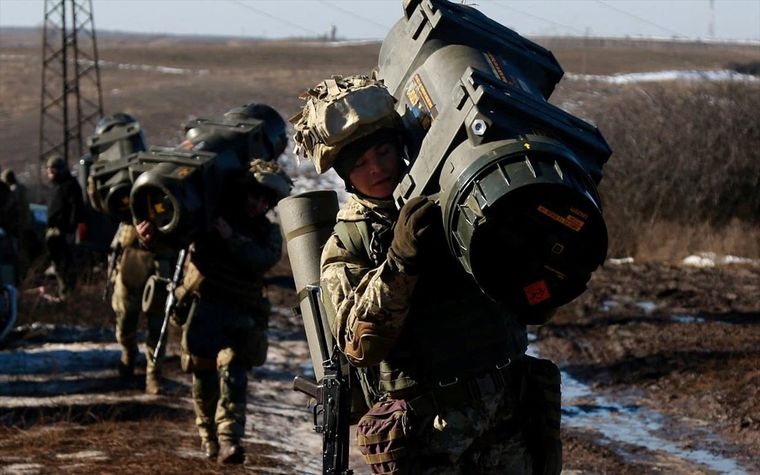 NATO: Η Ουκρανία χρειάζεται «περισσότερα βαριά όπλα»