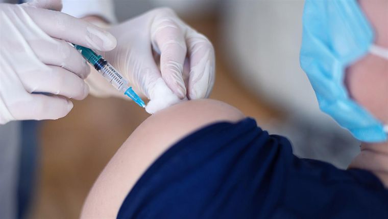Ανοίγει η πλατφόρμα για τη 4η δόση εμβολίου