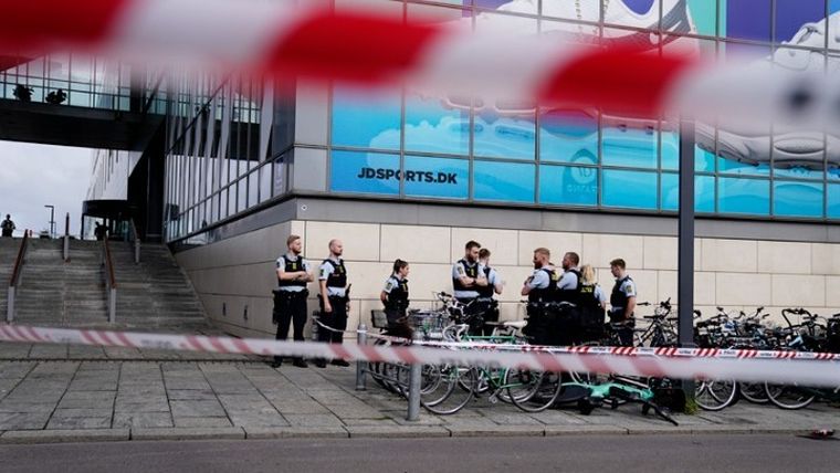 Δανία: Τρεις νεκροί, 4 τραυματίες από επίθεση ενόπλου σε εμπορικό κέντρο