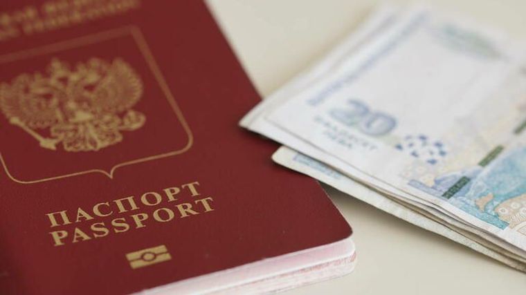 H ΕΕ δεν αναγνωρίζει τα ρωσικά διαβατήρια που χορηγούνται σε Ουκρανούς