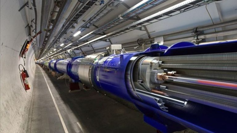 CERN: Επαναλειτουργεί ο μεγαλύτερος επιταχυντής  του κόσμου