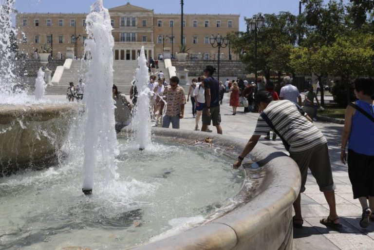 Ανοίγουν επτά κλιματιζόμενοι χώροι για τον καύσωνα στο Δήμο Αθηναίων