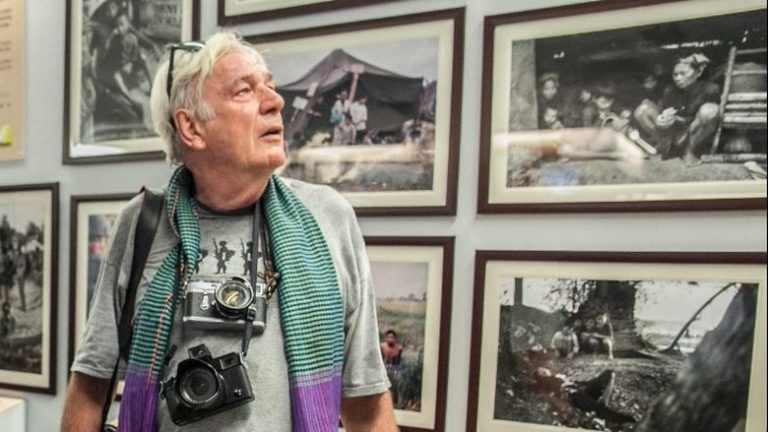 Πέθανε ο Τιμ Πέιτζ , ο θρυλικός φωτορεπόρτερ του Πολέμου του Βιετνάμ