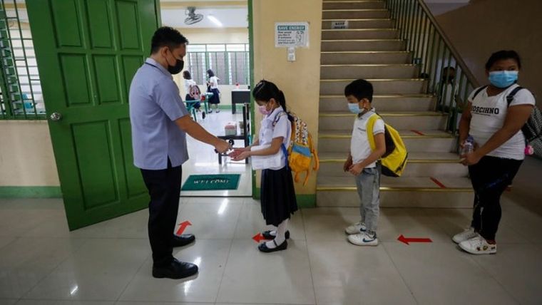 Φιλιππίνες-Covid-19: Ξανανοίγουν τα σχολεία μετά το κλείσιμό τους για περισσότερο από δύο χρόνια