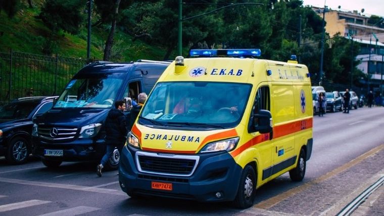 Προτεραιοποίηση στα φανάρια σε ασθενοφόρα, για πρώτη φορά στην Ελλάδα