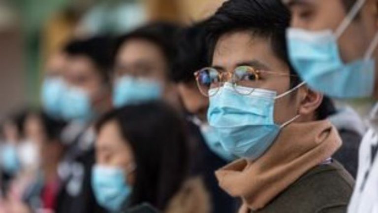 Μάσκα με αισθητήρα για αναπνευστικούς ιούς
