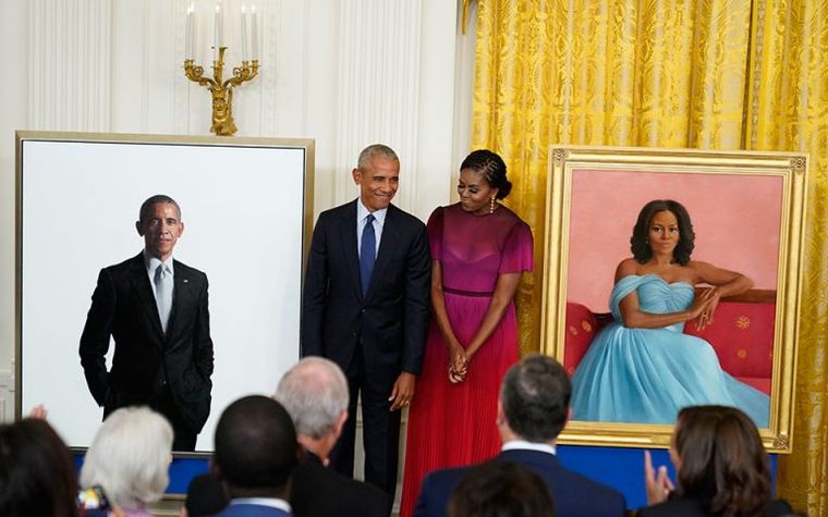 Παρουσίαση των πορτρέτων των Μπαράκ και Μισέλ Ομπάμα στον Λευκό Οίκο
