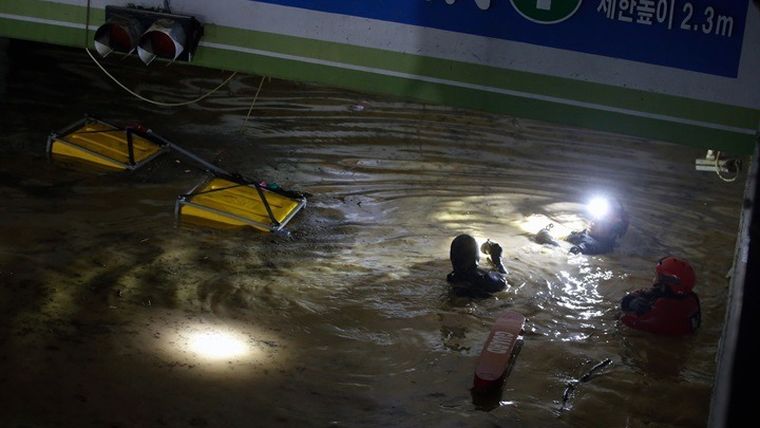 Δέκα νεκροί από τον τυφώνα Χιναμνόρ στη Ν. Κορέα