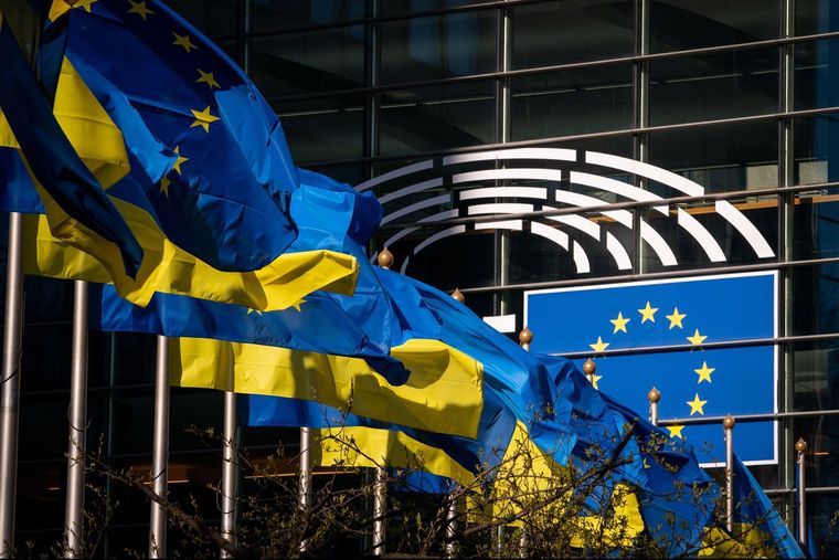 Νέα βοήθεια 5 δισεκατομμυρίων ευρώ από την ΕΕ στην Ουκρανία