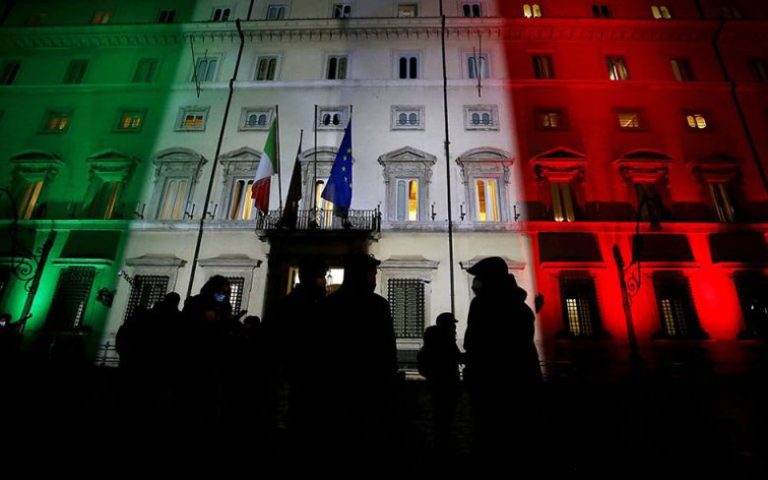 Νικόλα Λατζόια: Η Ιταλία δεν έχει λύσει τους λογαριασμούς της με τον φασισμό
