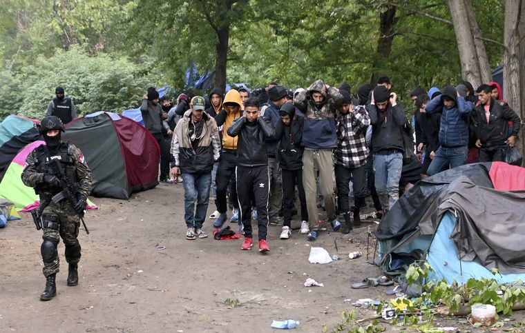 Το μεταναστευτικό απειλεί την ευρωπαϊκή πορεία της Σερβίας