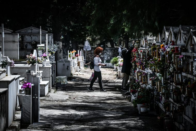 Άγνωστοι έκλεψαν οστά από το Γ΄ Νεκροταφείο Αθηνών