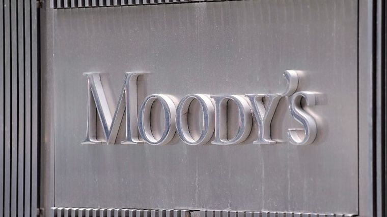 Η Moody’s αναβάθμισε έξι ελληνικές τράπεζες