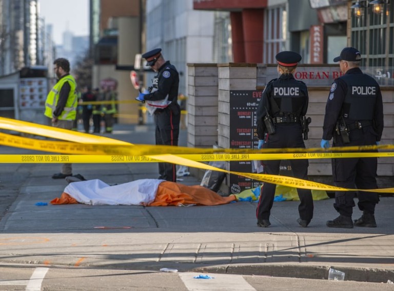 Μακελειό στον Καναδά:Νεκροί και τραυματίες