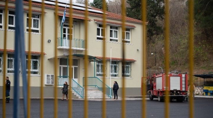 Ο υπ. Εσωτερικών ζήτησε να ξεκινήσουν έρευνες στον δήμο Σερρών για τoν θανατηφόρα έκρηξη που έγινε στο δημοτικό σχολείο