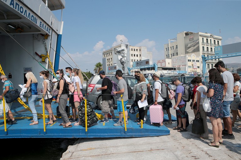 Αυτή είναι η συνολική διακίνηση επιβατών στους ελληνικούς λιμένες